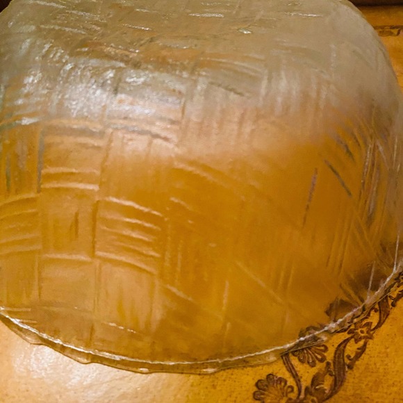 Vintage Frosted Glass Textured Basketweave Serving Bowl - Picture 4 of 4